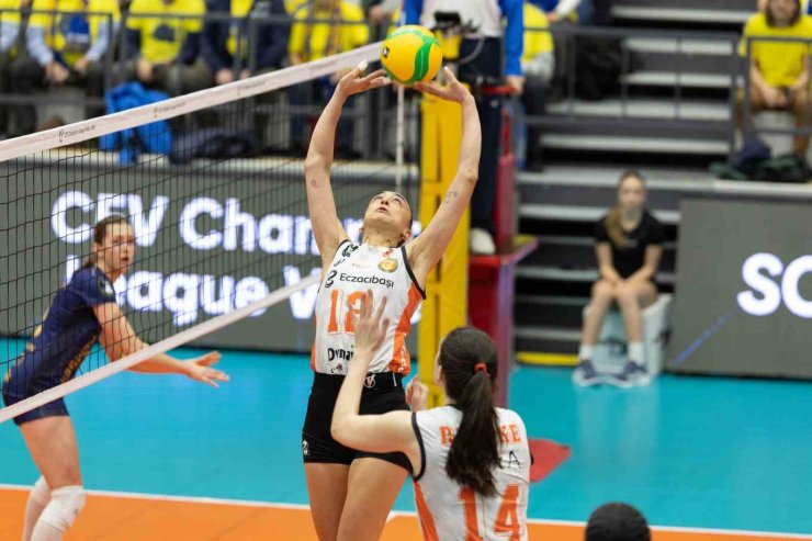 ECZACIBAŞI DYNAVİT, ALMANYA’DA SET VERMEDİ