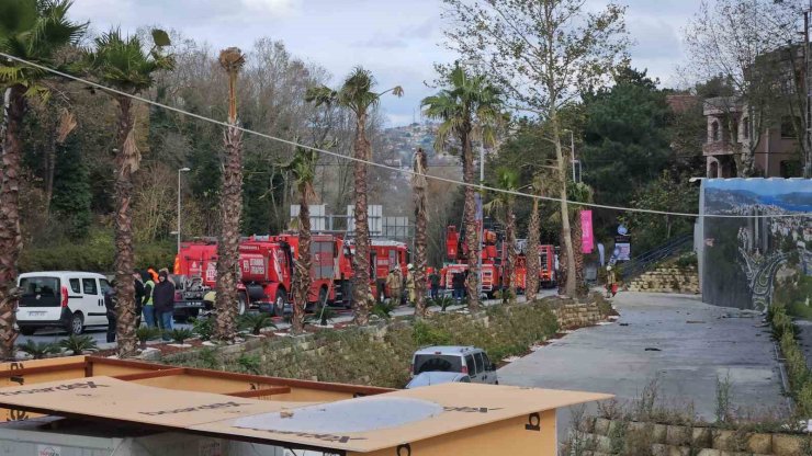 SARIYER’DE İNŞAATI 34 YILDIR BİTMEYEN REZİDANSTA YANGIN: ALEVLER KAMERADA