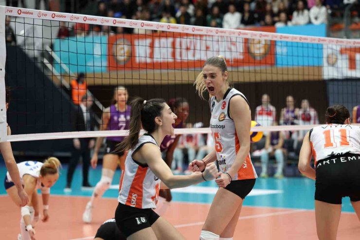 ZİRVENİN YENİ SAHİBİ ECZACIBAŞI DYNAVİT