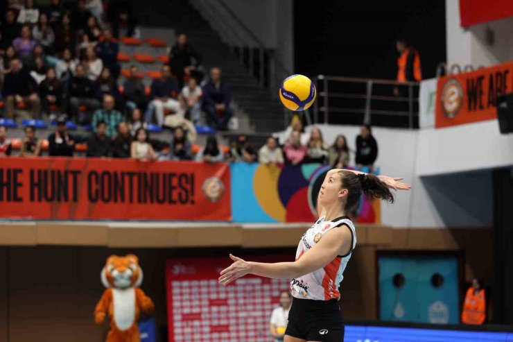 ZİRVENİN YENİ SAHİBİ ECZACIBAŞI DYNAVİT