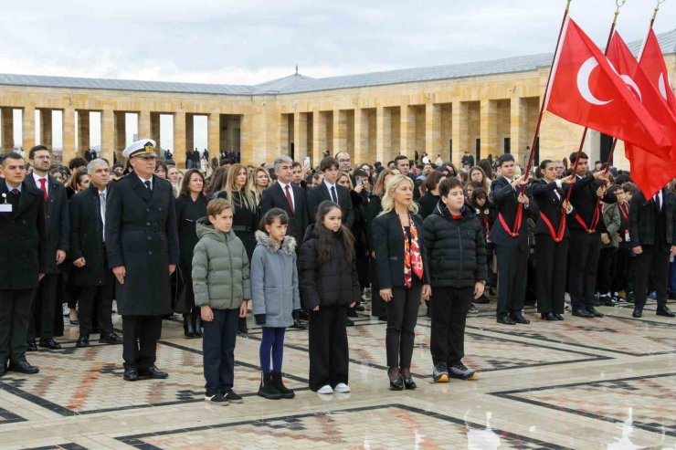 ’24 KASIM’ ÖNCESİ BAŞÖĞRETMEN ATATÜRK’E ANLAMLI ZİYARET