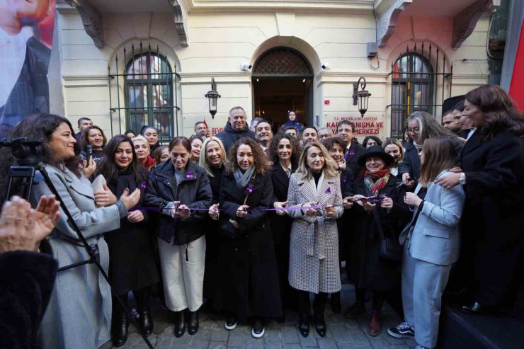 BEYOĞLU’NUN İLK ‘KADIN DANIŞMA VE YAŞAM MERKEZİ’ AÇILDI