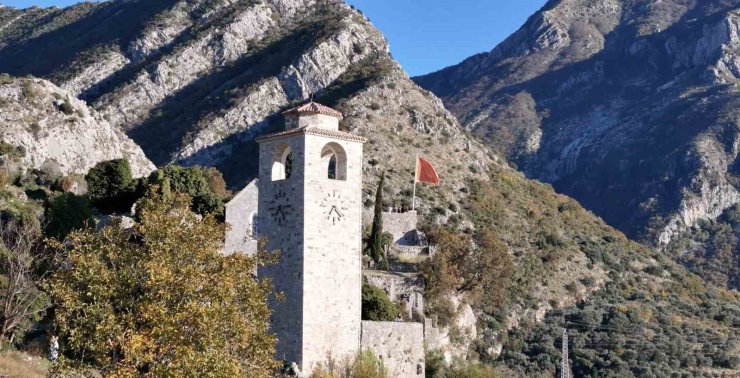 TÜRK YATIRIMCILARIN YENİ ROTASI BALKANLARIN DÖRT YOL AĞZI ‘BAR’