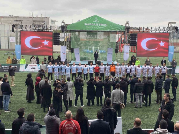 BAHÇELİEVLER’DE FUTBOL TURNUVASININ LANSMANI YAPILDI