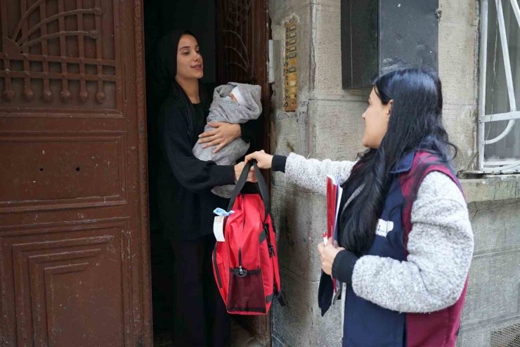 BEYOĞLU’NDA YENİ DOĞAN BEBEKLERİN AİLELERİNE DESTEK