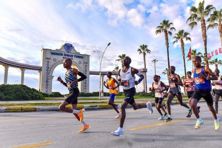 ULUSLARARASI MERSİN MARATONU, REKOR KATILIMLA BU YIL 6. KEZ KOŞULACAK