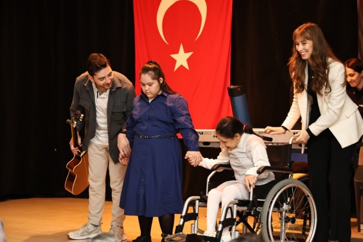 SİLİVRİ’DE DÜNYA ENGELLİLER GÜNÜ’NDE PROGRAM DÜZENLENDİ