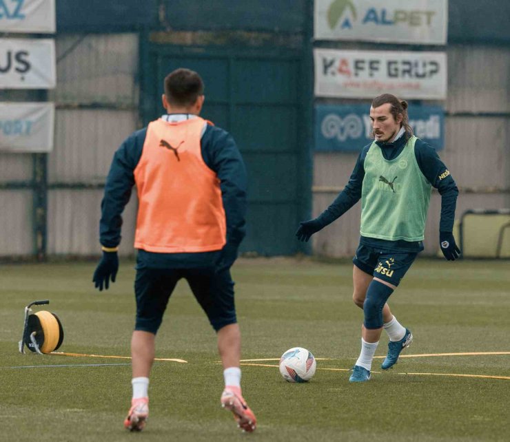 FENERBAHÇE, BEŞİKTAŞ MAÇI HAZIRLIKLARINA BAŞLADI