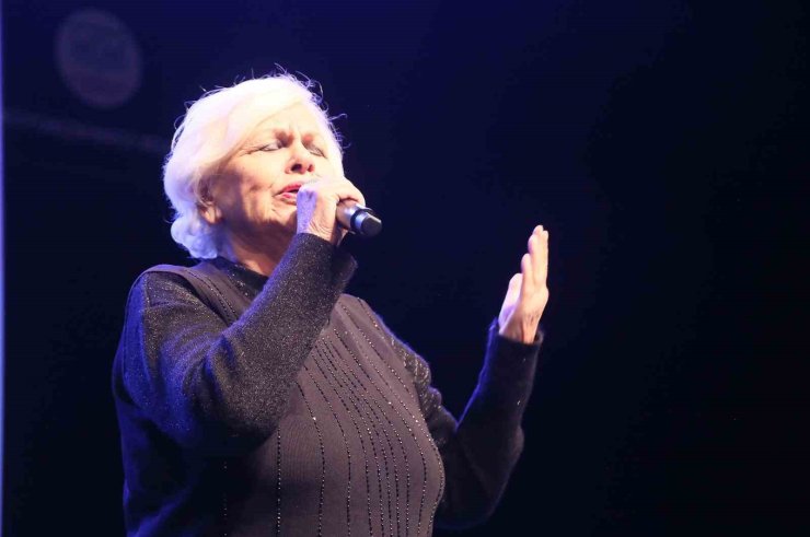 HURİ SAPAN, 55 YILLIK SANAT YAŞAMINI ANLAMLI BİR KONSER İLE NOKTALADI