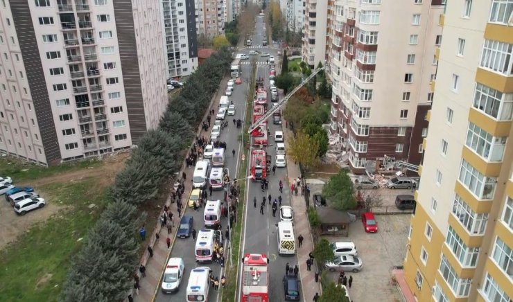 BEYLİKDÜZÜ’NDE 14 KATLI BİNADA PATLAMA MEYDANA GELDİ