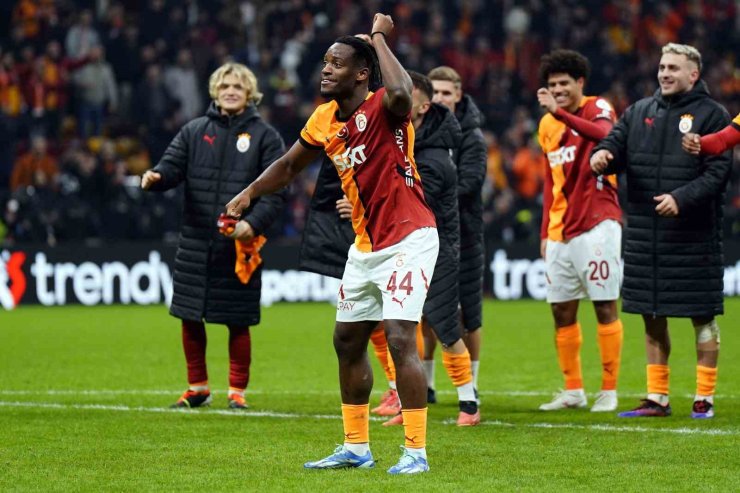 MAÇ SONU 3’LÜSÜ MİCHY BATSHUAYİ’DEN