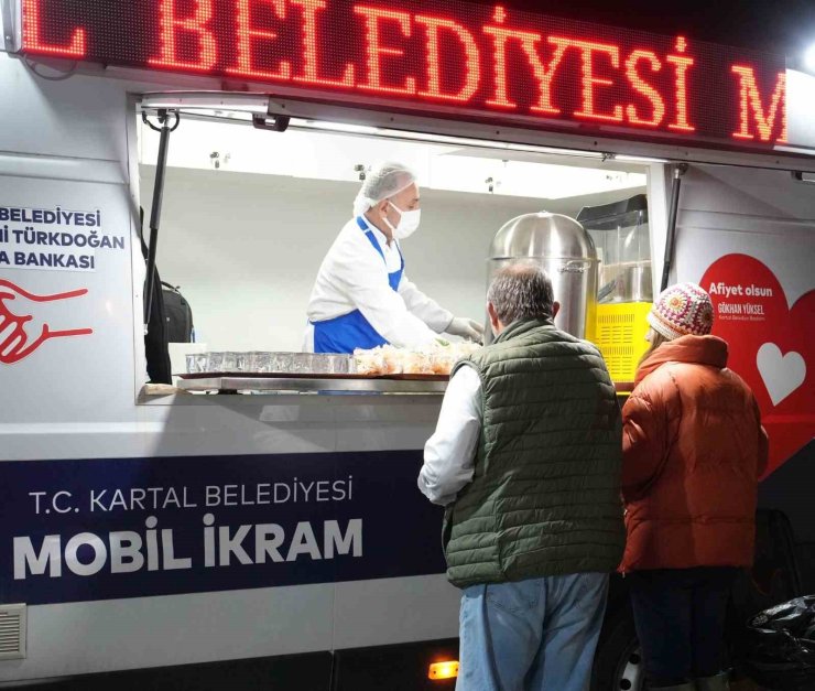 KARTAL BELEDİYESİ’NDEN SOĞUK KIŞ SABAHLARINDA İÇLERİ ISITAN İKRAM