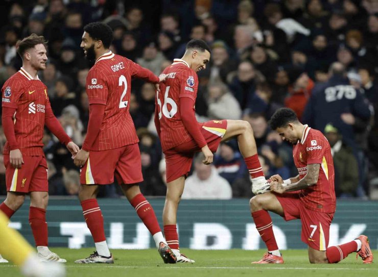 LİVERPOOL, TOTTENHAM ENGELİNİ 6 GOLLE AŞTI