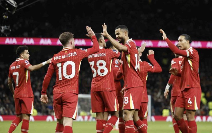 LİVERPOOL, TOTTENHAM ENGELİNİ 6 GOLLE AŞTI