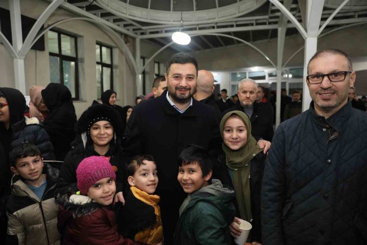 KAĞITHANE’DE HER PAZAR GENÇLER SABAH NAMAZINDA BULUŞUYOR