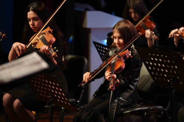 ÜMRANİYE MÜZİK AKADEMİSİ ÖĞRENCİLERİNDEN MUHTEŞEM PERFORMANS