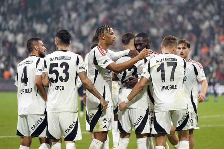 BEŞİKTAŞ, SÜPER LİG’İN İLK YARISINDA SİYAHLA BEYAZ GİBİYDİ