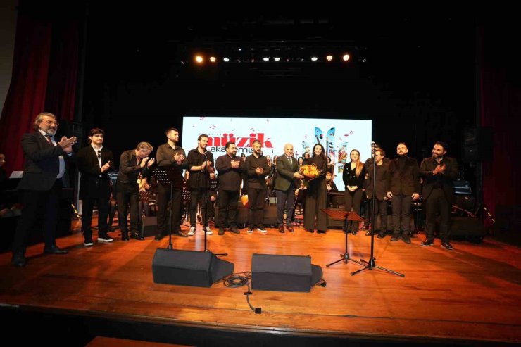 ÜMRANİYE MÜZİK AKADEMİSİ ÖĞRENCİLERİNDEN MUHTEŞEM PERFORMANS