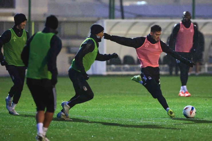 BEŞİKTAŞ, ÇAYKUR RİZESPOR MAÇI HAZIRLIKLARINI SÜRDÜRDÜ