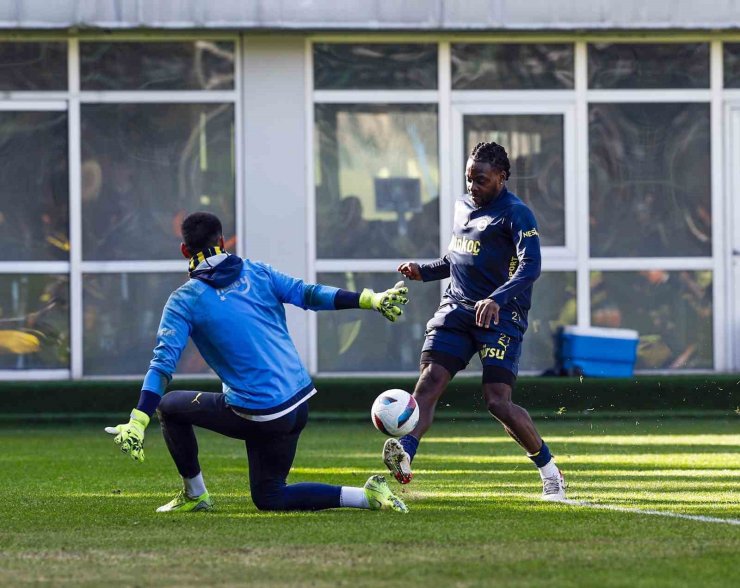 FENERBAHÇE, HATAYSPOR MAÇI HAZIRLIKLARINI SÜRDÜRDÜ