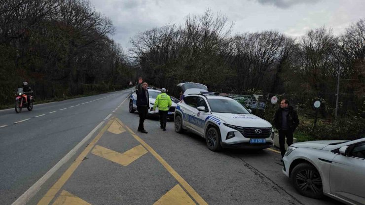 SARIYER’DE KONTROLDEN ÇIKAN ARAÇ YAŞLI KADINA ÇARPTI