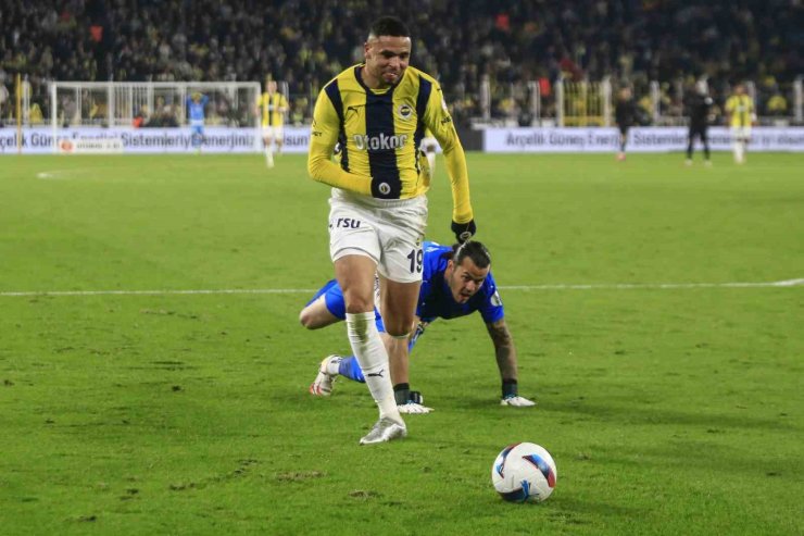 FENERBAHÇE, HATAYSPOR’A KARŞI GALİBİYET SERİSİNİ 8 MAÇA ÇIKARDI