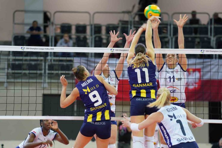 FENERBAHÇE MEDİCANA, CEV ŞAMPİYONLAR LİGİ’NDE ÇEYREK FİNALİ GARANTİLEDİ