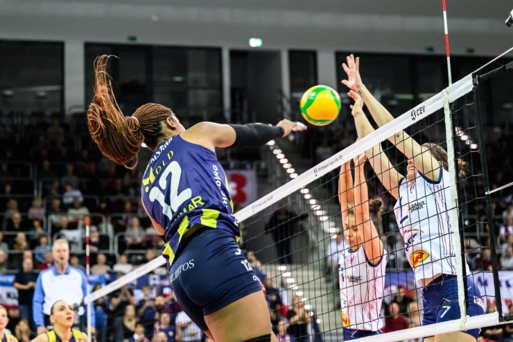 FENERBAHÇE MEDİCANA, CEV ŞAMPİYONLAR LİGİ’NDE ÇEYREK FİNALİ GARANTİLEDİ