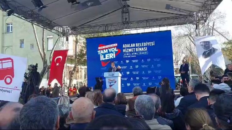 İBB BAŞKANI İMAMOĞLU’NA BÜYÜKADA’DA PROTESTO