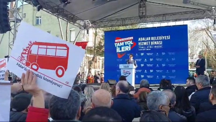 İBB BAŞKANI İMAMOĞLU’NA BÜYÜKADA’DA PROTESTO