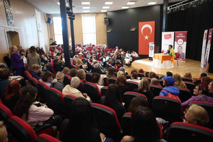 ‘BAKIRKÖY MUHABBETİ’ ETKİNLİKLERİNİN BU HAFTAKİ KONUĞU, YAZAR BUKET UZUNER OLDU