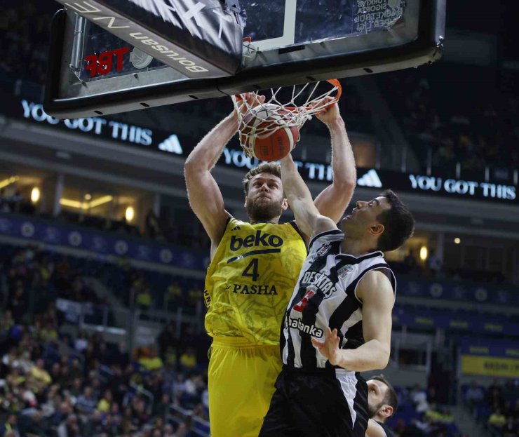 BASKETBOLDA DERBİNİN KAZANANI FENERBAHÇE