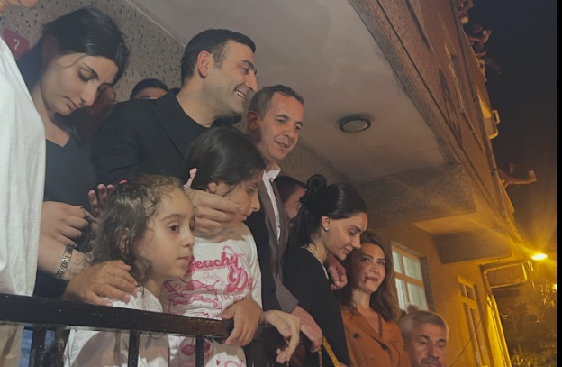 İBB davasında tahliye edilen Beyoğlu Belediye Başkanı İnan Güney, cezaevinden