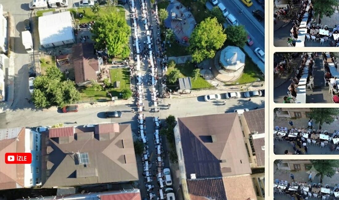 İstanbul'un Sultangazi ilçesine bağlı Gazi Mahallesi, Muharrem ayı dolayısıyla düzenlenen